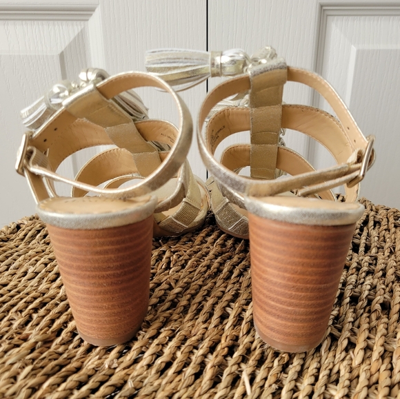 NWOT Crown & Ivy Light Gold Heels Size 8 1/2 Medium Width - Picture 5 of 6